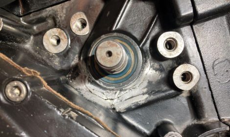 How to Use JB Weld Epoxy on a Motorcycle Image